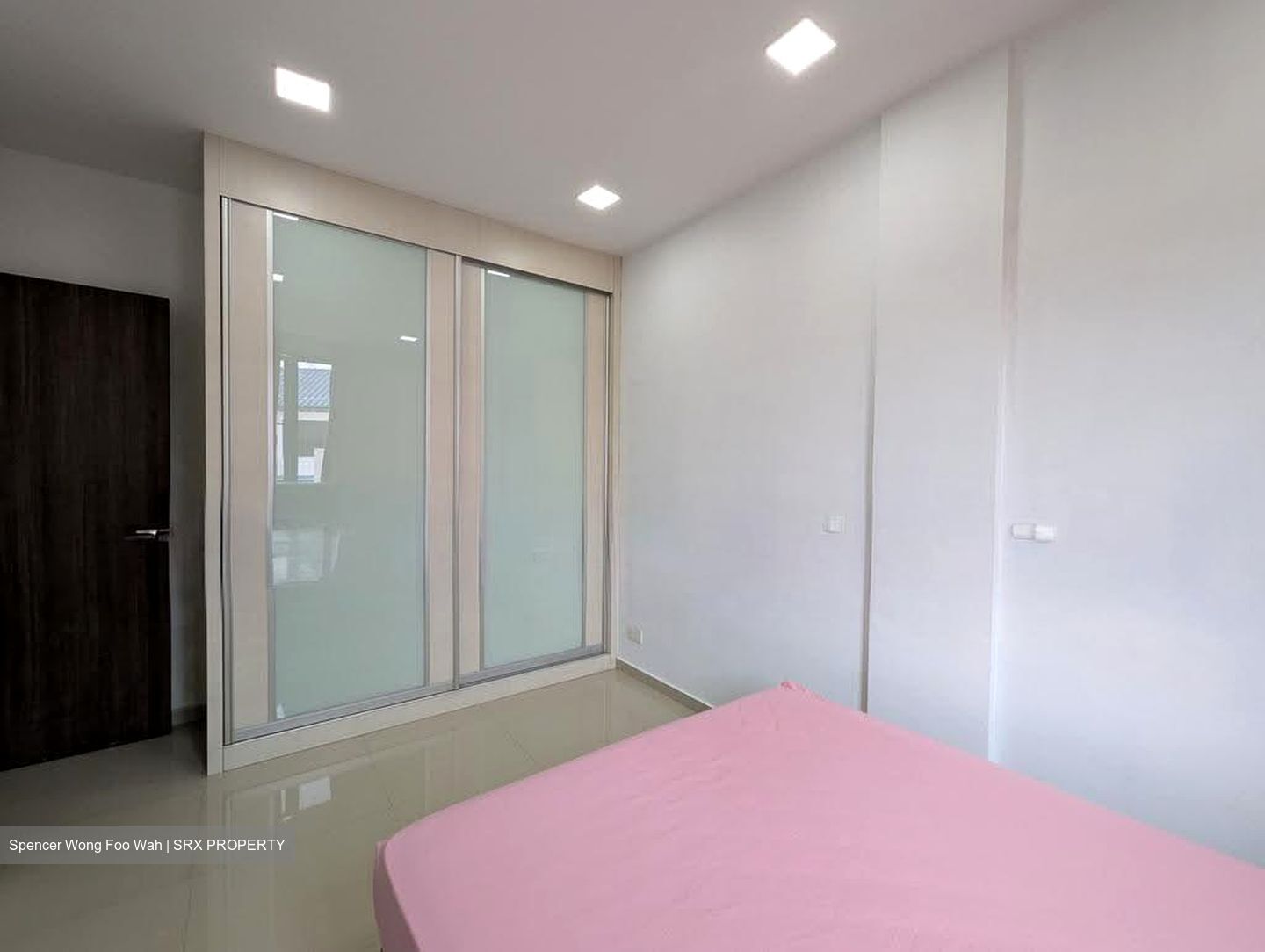 Opera Estate (D15), Terrace #639717021